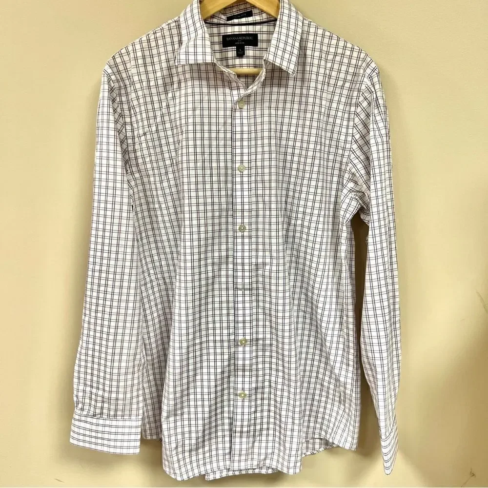 Banana Republic pink/blue button down slim fit. L